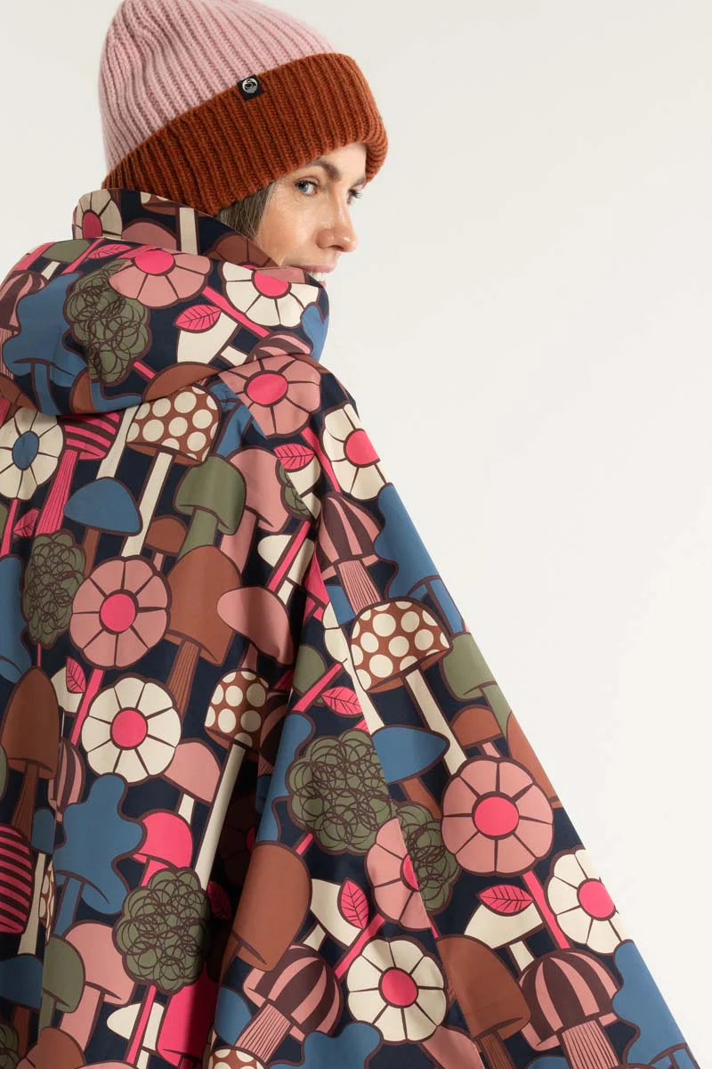 Danefae Danebodil Rainponcho Navy Mykologi detail1