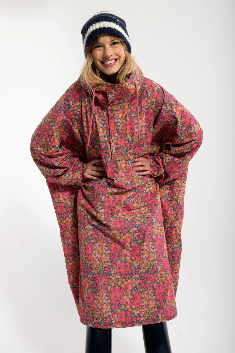 Danefae Danedream Drops Poncho Berrygood pink