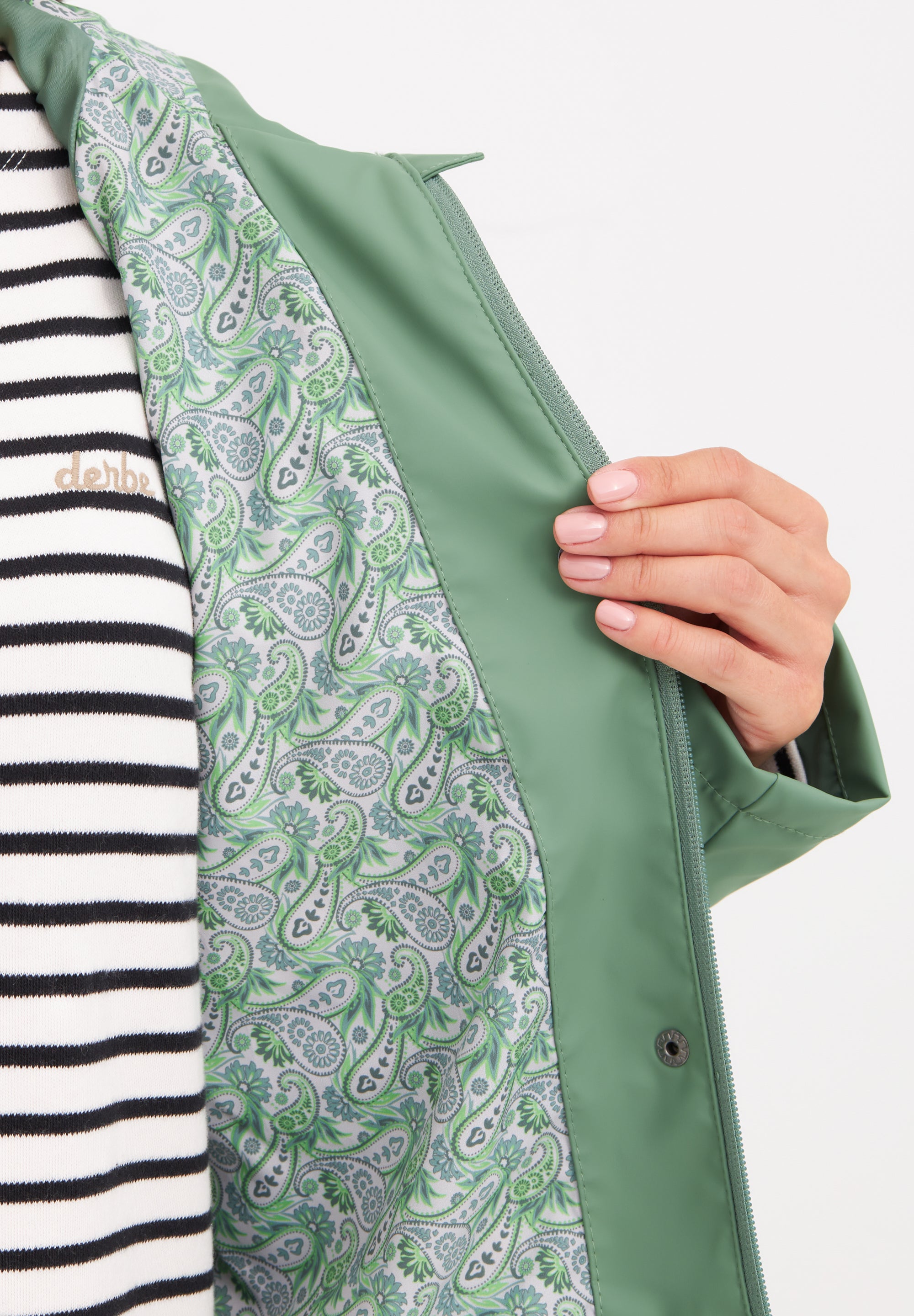 Derbe Friese Traveby Hedge Green paisley
