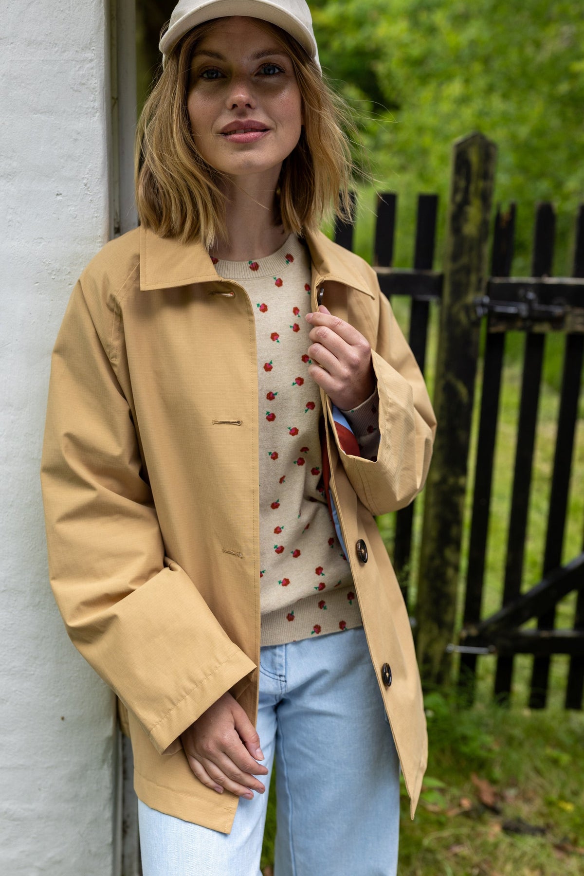 Danefæ Danebusiness beige korte regenjas voor dames, vooraanzicht