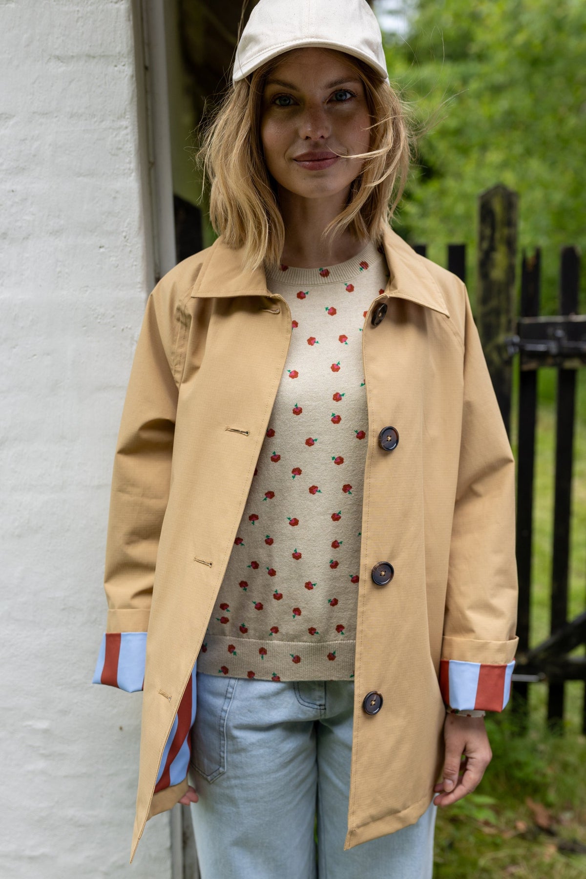 Danefæ Danebusiness beige regenjas voor dames, zijaanzicht