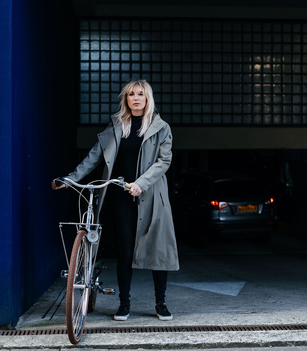 De trenchcoat: tijdloos, stijlvol én perfect voor regenachtig weer