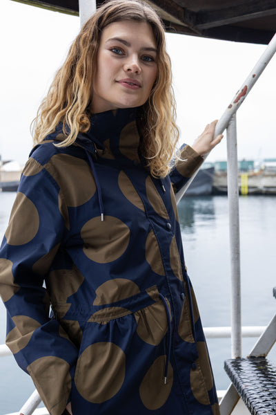 Danefae DaneThunder Regenjas  Navy/ Olive Megadots close 