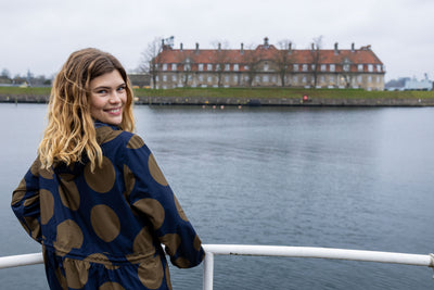 Danefae DaneThunder Regenjas Navy/ Olive dots sfeer