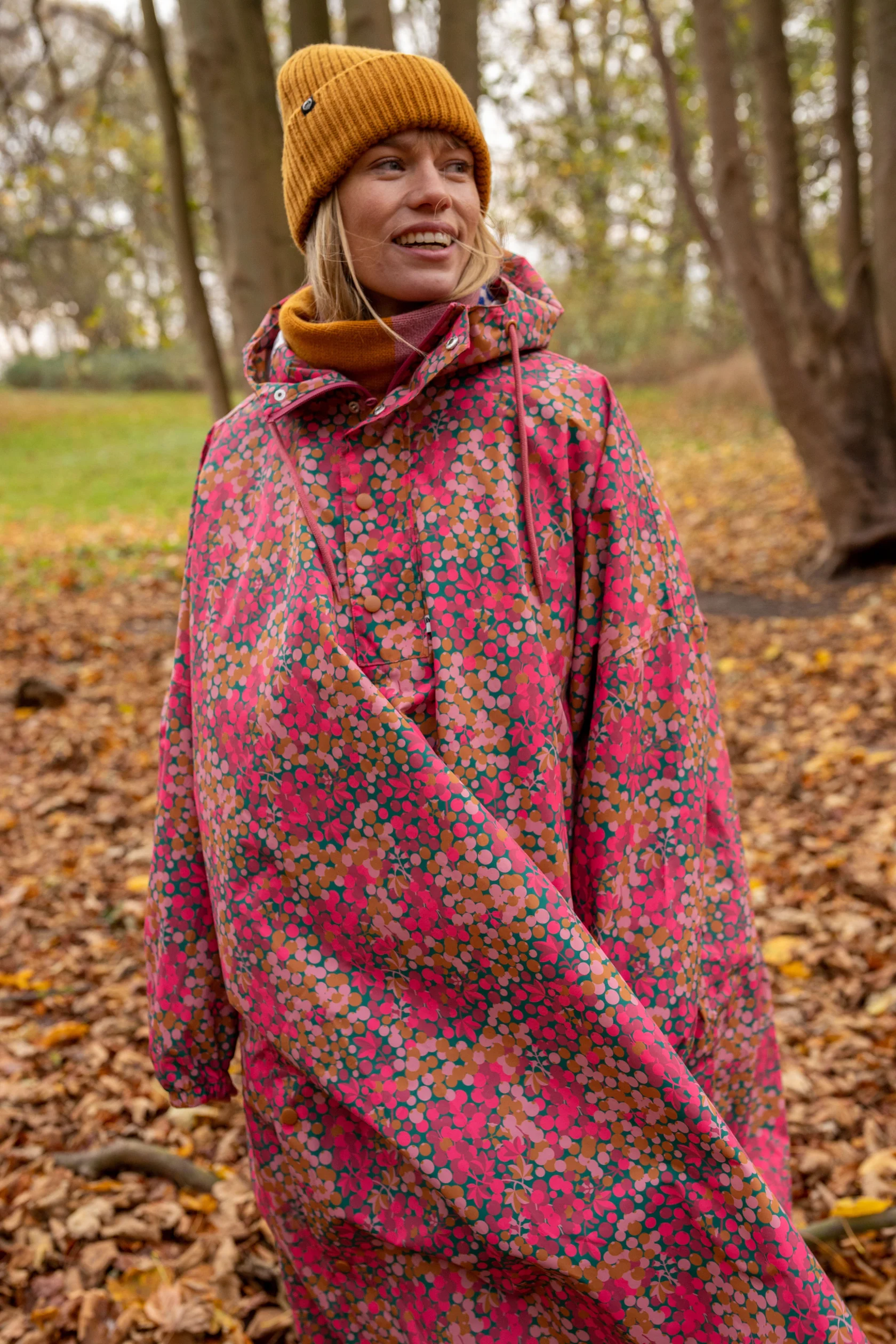 Danefae Danedream Drops Poncho Berrygood pink sfeer