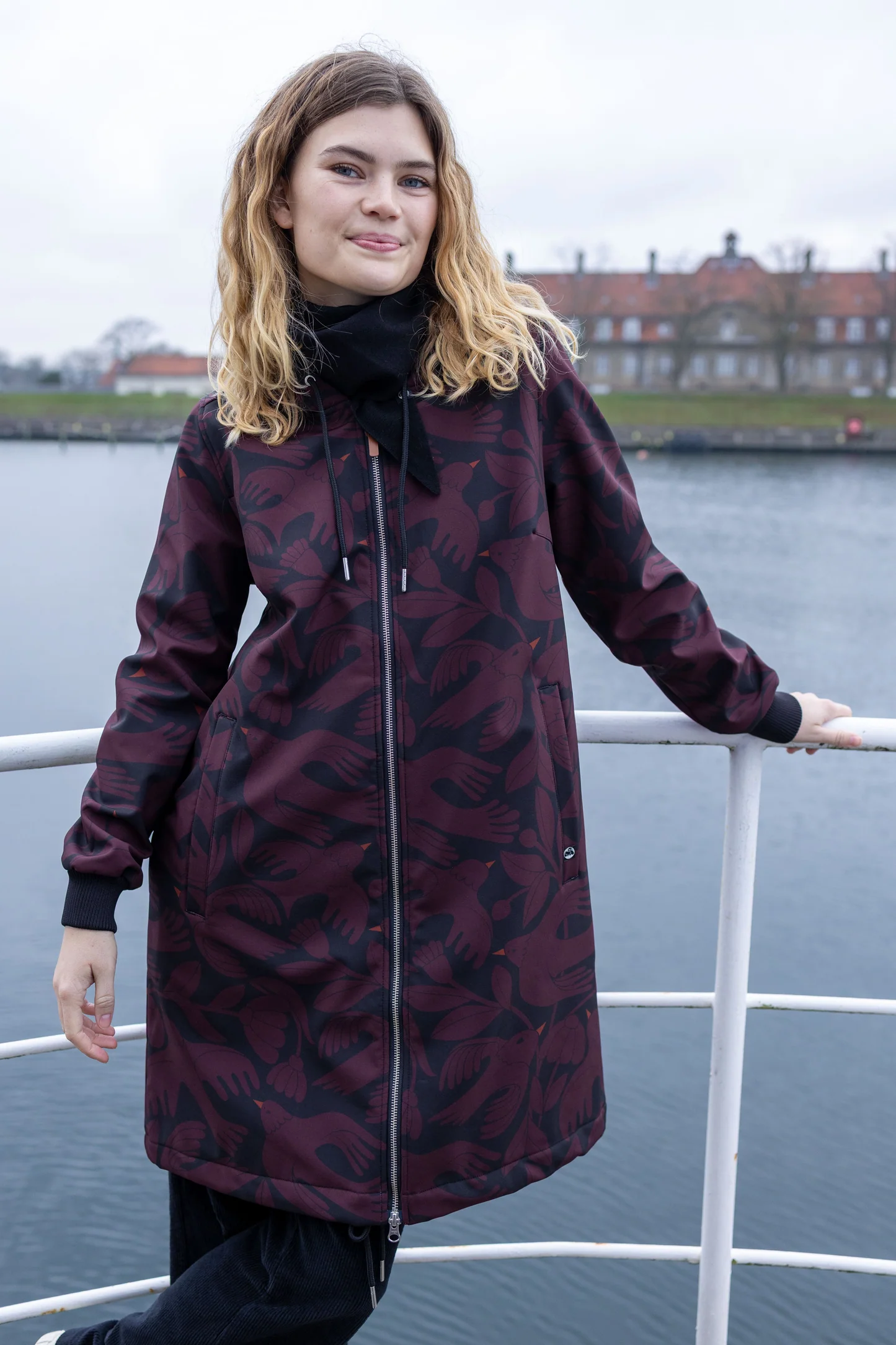 Danefae Danekarla Softshell Black/Dark Wine Birdie up voorzijde