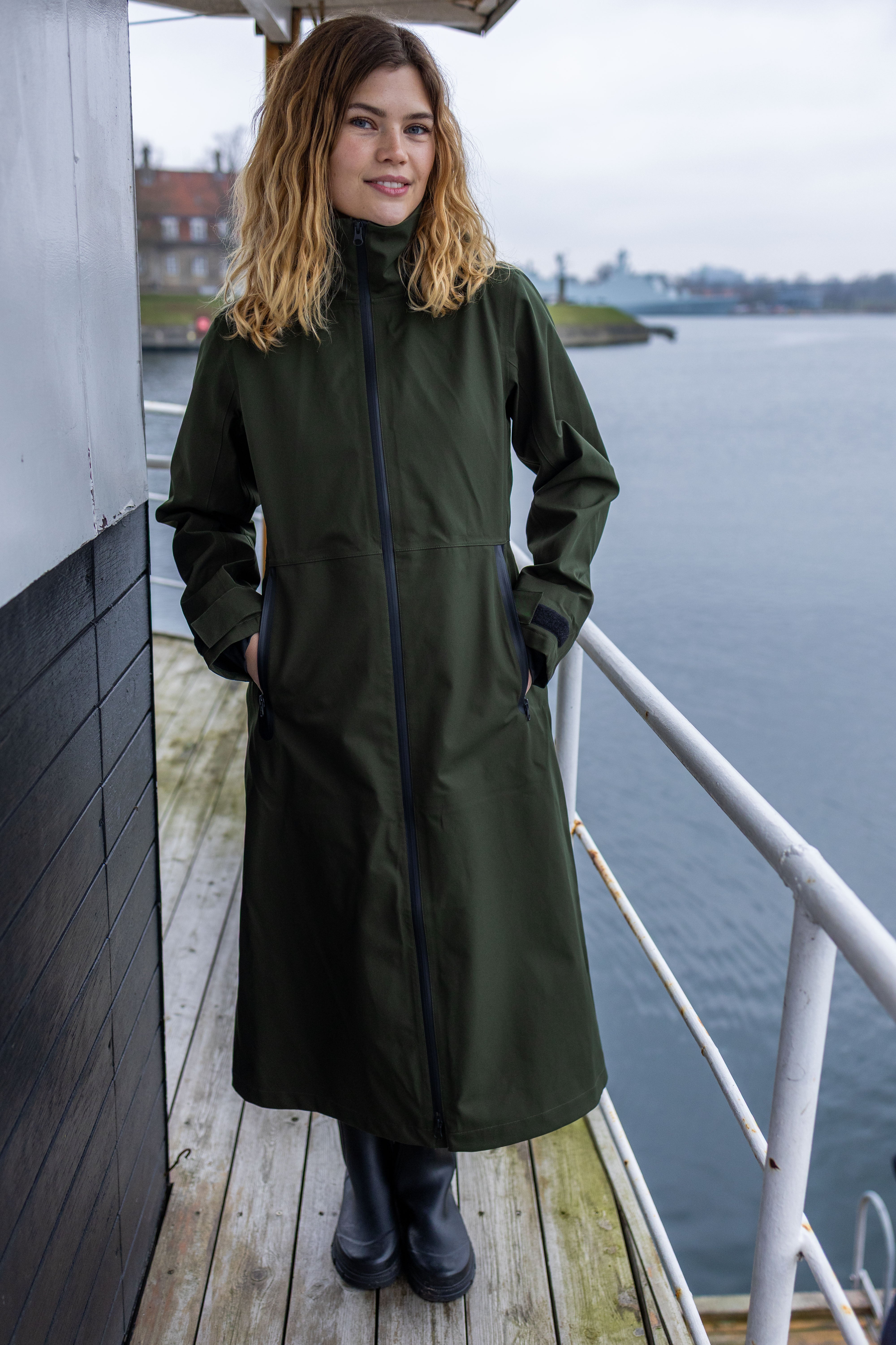 Danefae Premium Regenjas Dames Dogwalker Dark Army voorzijde