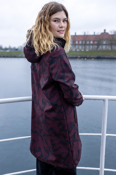 Danekarla Softshell Black/Dark Wine Birdie 