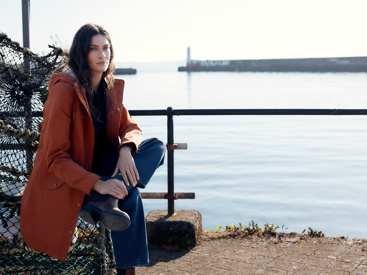 Seasalt Winter Parka Dames Plant Hunter Hazel  model zit