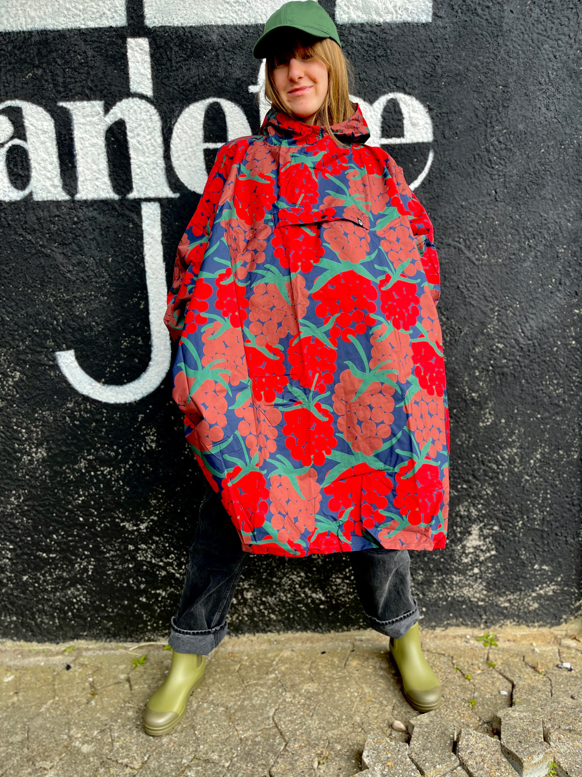 Danefæ Danepackit opvouwbare regenponcho donkerrood Maxiberry – productfoto 7