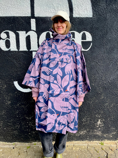 Danefæ Danepackit opvouwbare regenponcho navy Birdieup – productfoto 2