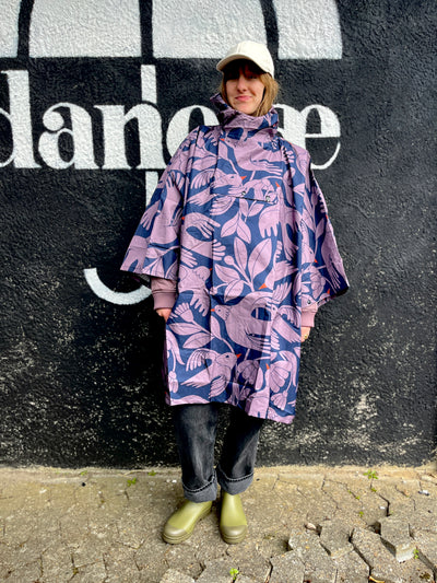 Danefæ Danepackit opvouwbare regenponcho navy Birdieup – productfoto 3