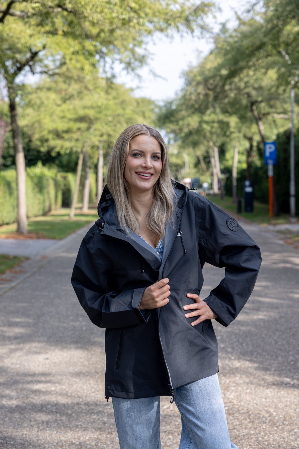 Hello Rain Premium 20K regenjas zwart – vooraanzicht met open rits