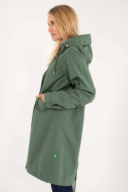 danefae-regenparka-midseason-dames-svaneke-khaki-groen-modelzij